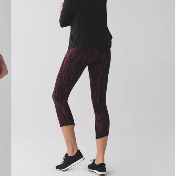 Lululemon Exquisite Cropped Leggings - Picture 1 of 13